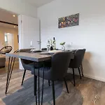Fewomo, Historisches Moselflair Apartment, 6 Personen, Stilvoll & Komfortabel Fuer Deinen Urlaub * 利塞尔