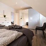 Fewomo, Historisches Moselflair Apartment, 6 Personen, Stilvoll & Komfortabel Fuer Deinen Urlaub 利塞尔