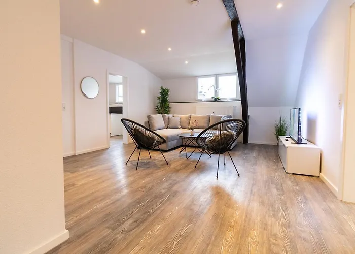 Fewomo, Historisches Moselflair Apartment, 6 Personen, Stilvoll & Komfortabel Fuer Deinen Urlaub アパート *