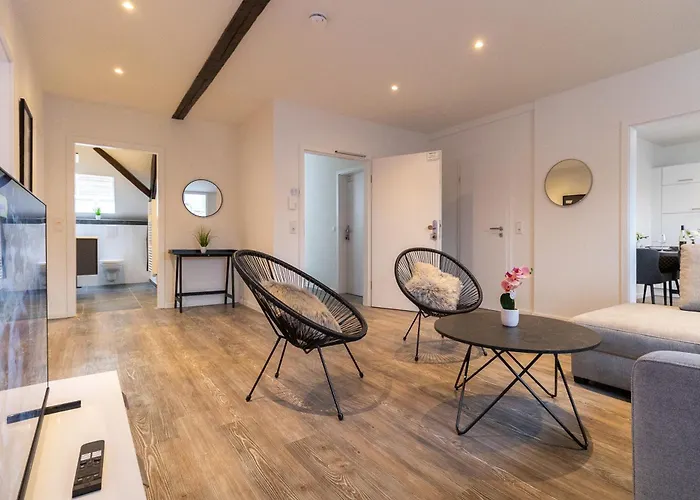 アパート Fewomo, Historisches Moselflair Apartment, 6 Personen, Stilvoll & Komfortabel Fuer Deinen Urlaub