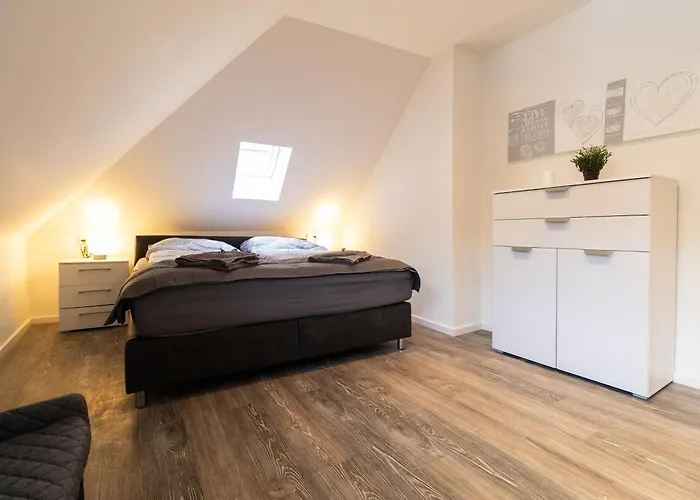 Fewomo, Historisches Moselflair Apartment, 6 Personen, Stilvoll & Komfortabel Fuer Deinen Urlaub アパート リーザー