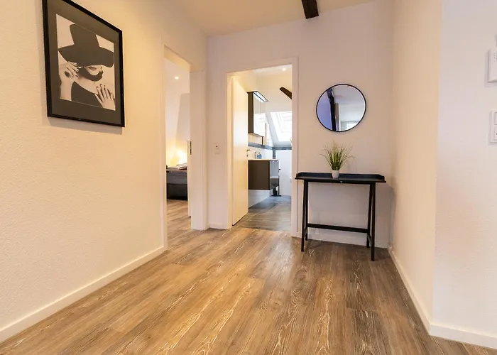 アパート Fewomo, Historisches Moselflair Apartment, 6 Personen, Stilvoll & Komfortabel Fuer Deinen Urlaub *